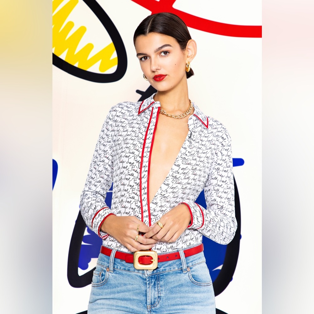 NWT Alice + Olivia A+O X Lele Pons Love Willa Blouse in Faith